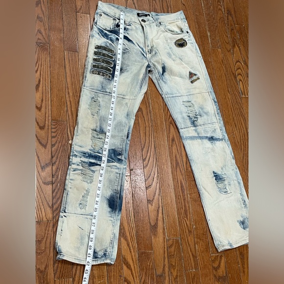 Men's Distressed Blue and White Jeans - Picture 9 of 16